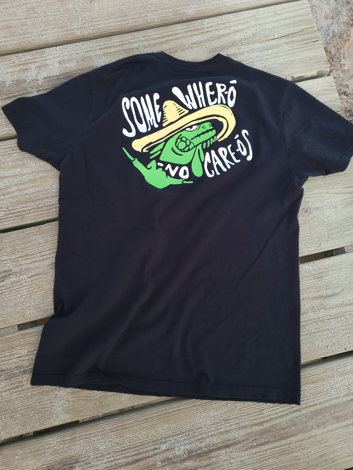Somewher-ó Chill Ass Iguana Tee